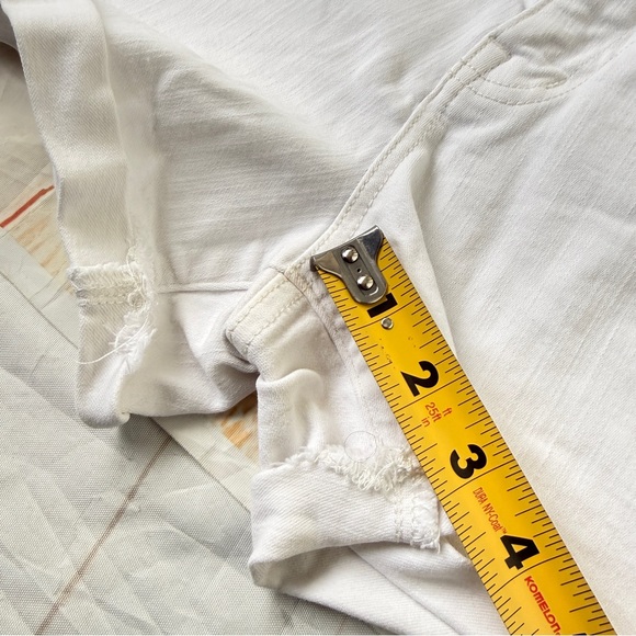 Madewell | White High-Rise Denimβ Shorts | Size 24 - Picture 6 of 9